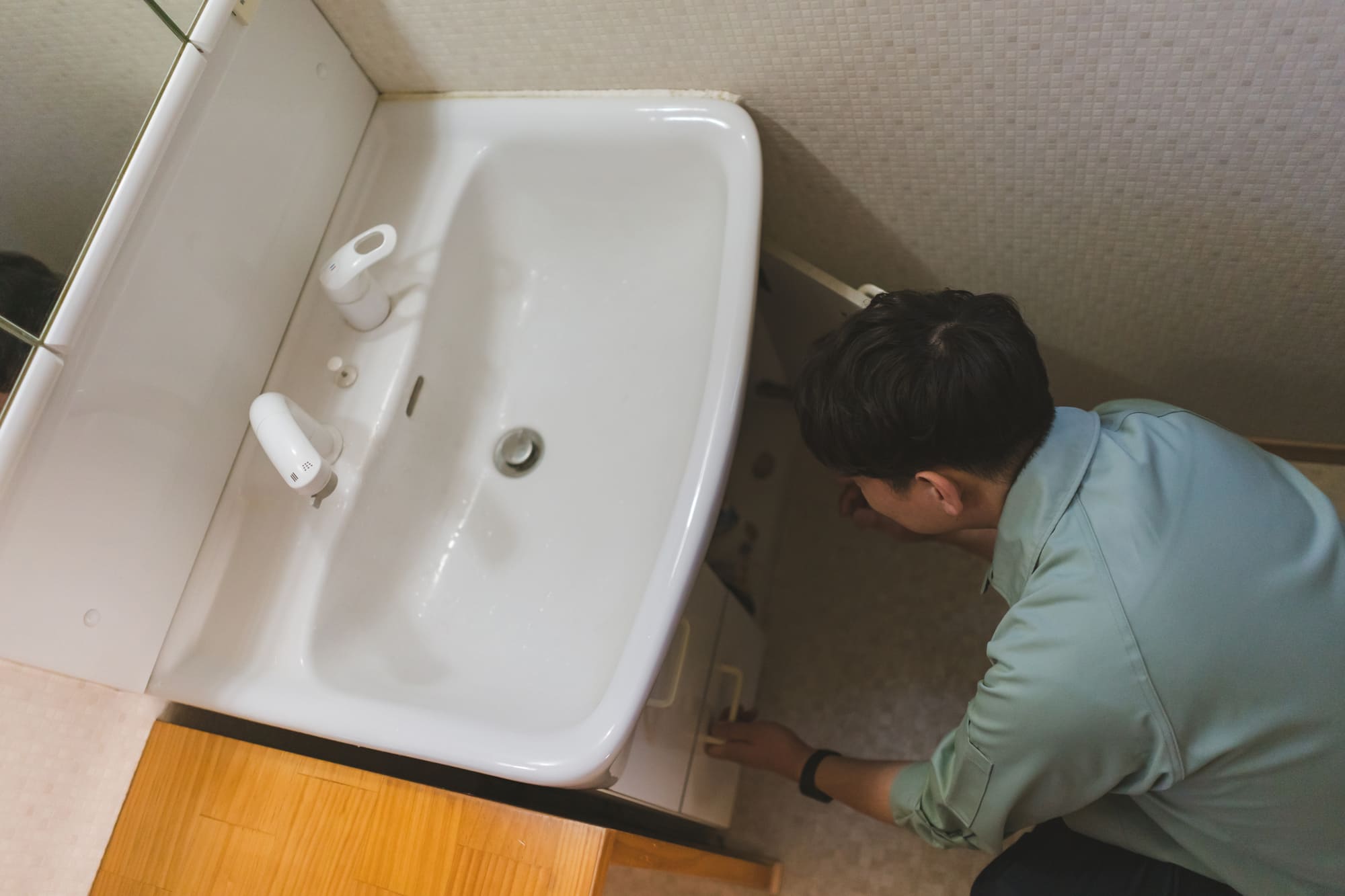 水漏れの対応をする業者